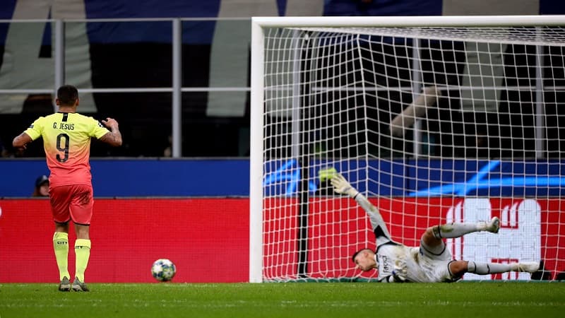 Việc nắm vững các ngoại lệ này giúp người chơi hiểu sâu hơn về kèo penalty